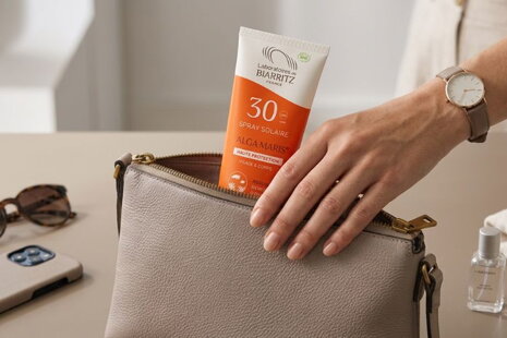 SPF, ktoré budete chcieť používať každý deň: Ako si vybrať prírodnú ochranu na tvár, telo aj pre deti