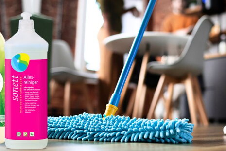 Eko upratovanie bez kompromisov: Prečo sa oplatí staviť na ekologické čistiace prostriedky